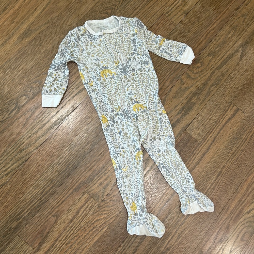 Magnetic me footie pajamas, size 9-12 months